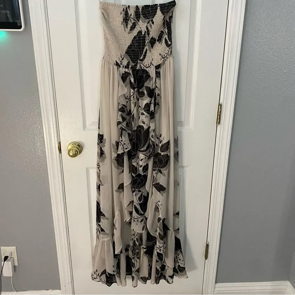 Bebe Maxi Dress - Picture 2 of 8